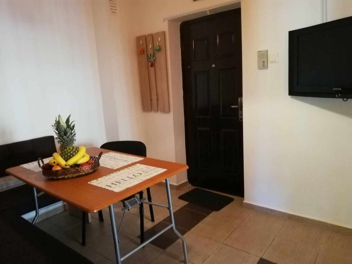 Central Appartment St'S Martin Church Braşov Esterno foto