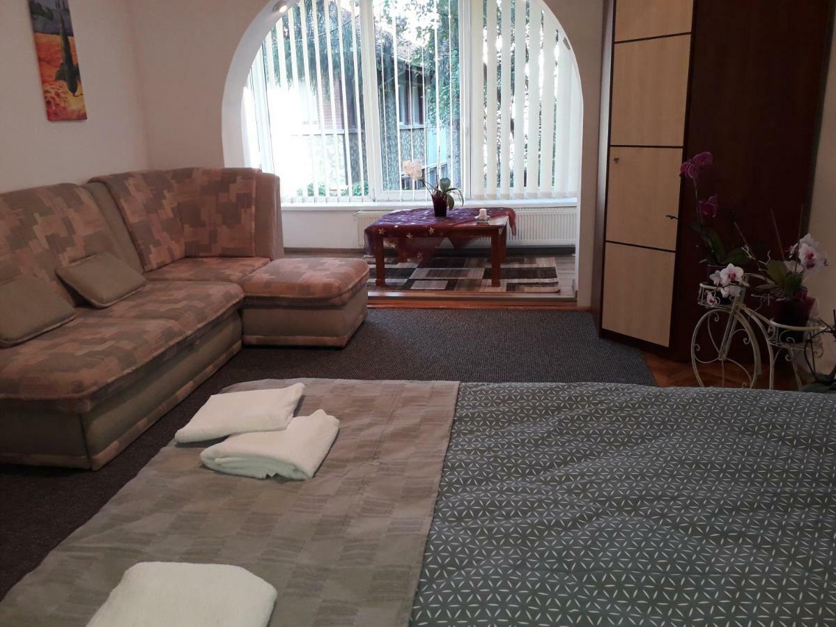 Central Appartment St'S Martin Church Braşov Esterno foto