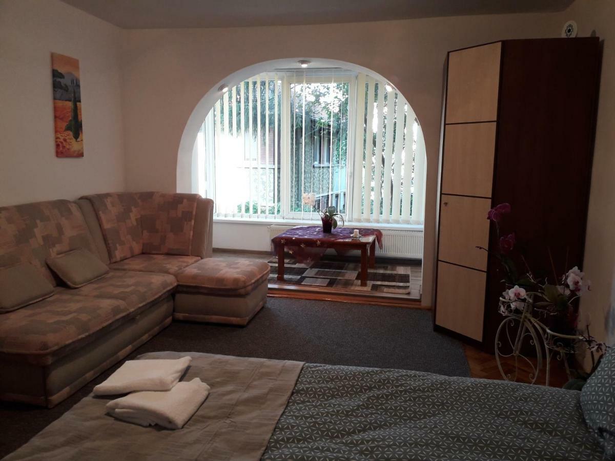 Central Appartment St'S Martin Church Braşov Esterno foto