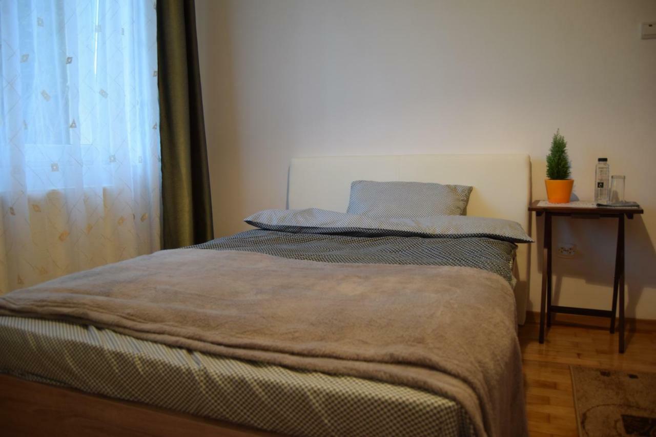 Central Appartment St'S Martin Church Braşov Esterno foto
