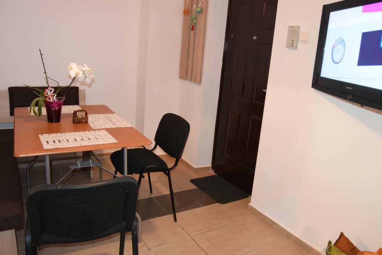 Central Appartment St'S Martin Church Braşov Esterno foto