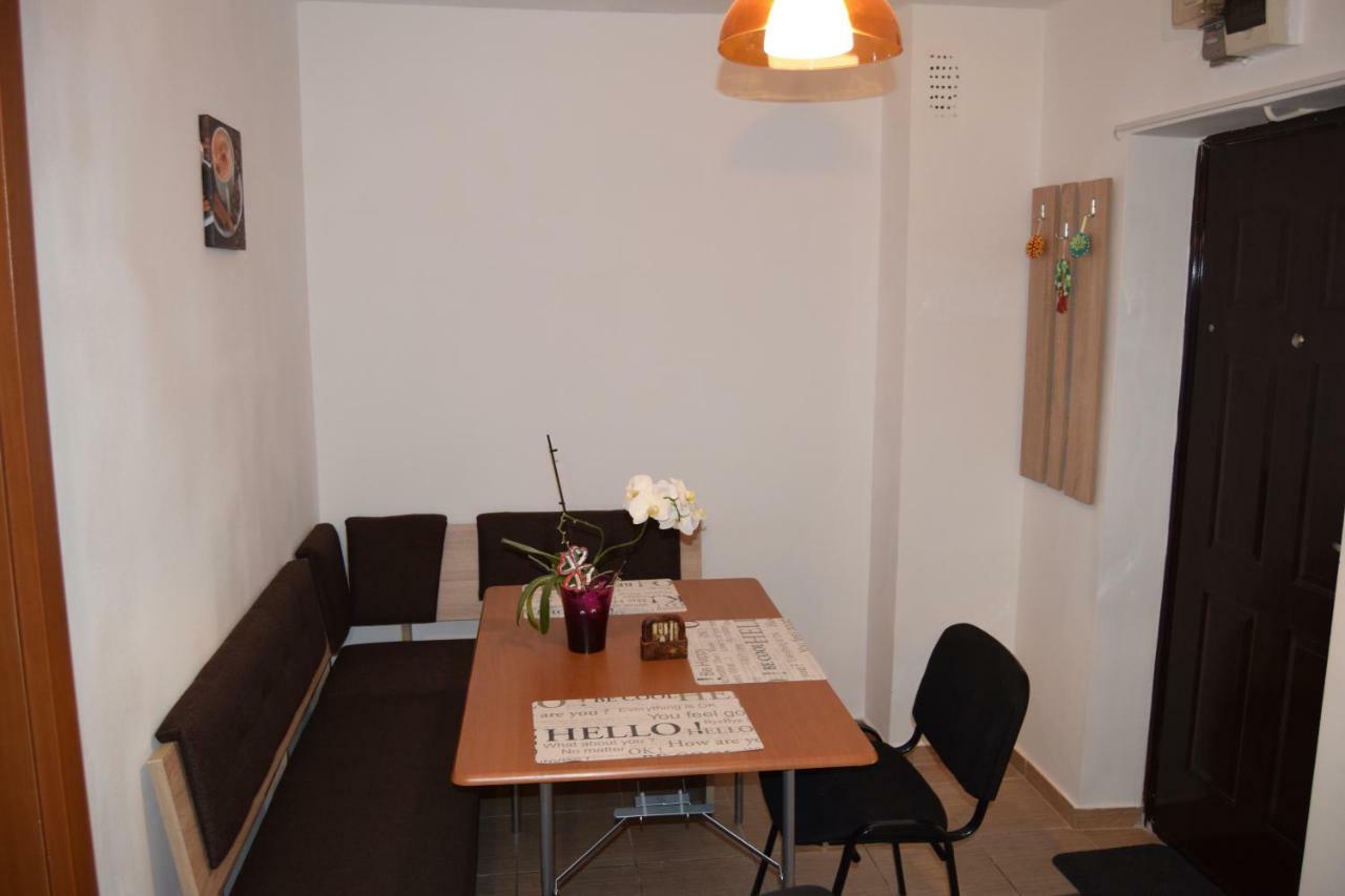 Central Appartment St'S Martin Church Braşov Esterno foto