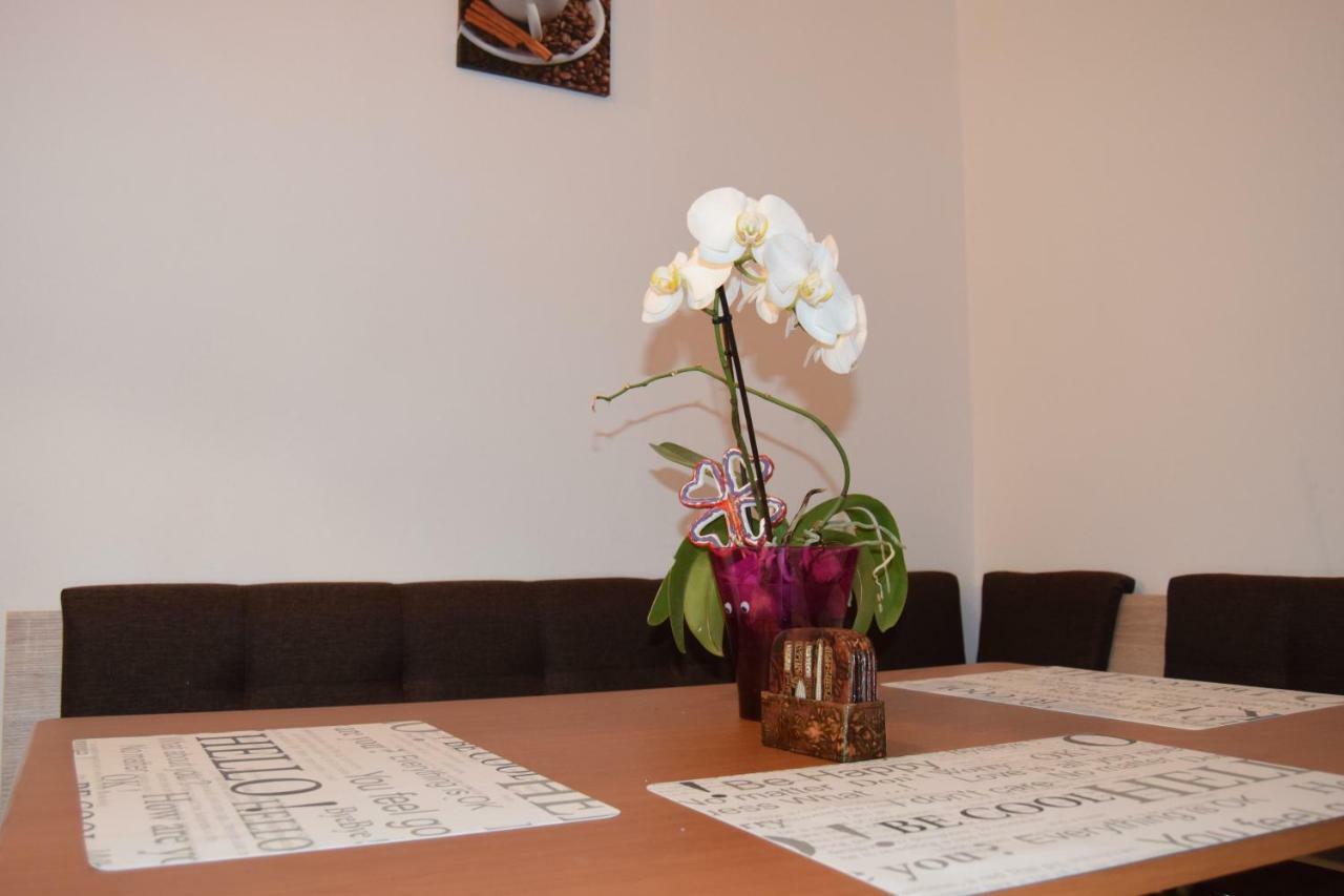 Central Appartment St'S Martin Church Braşov Esterno foto