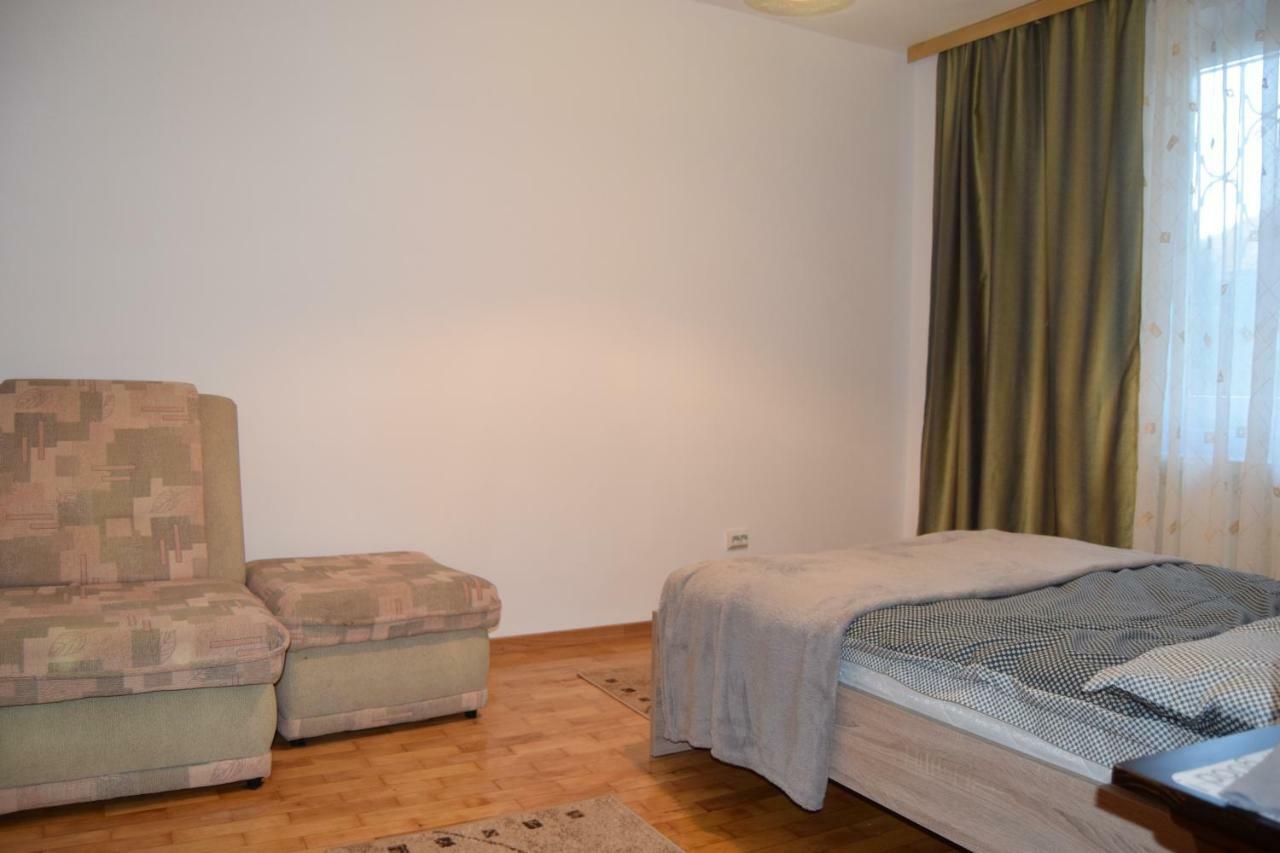 Central Appartment St'S Martin Church Braşov Esterno foto
